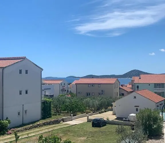 Nicky Iv Apartament *